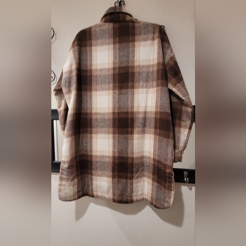 New Banana Republic Long Button up Flannel with pockets - Picture 4 of 7